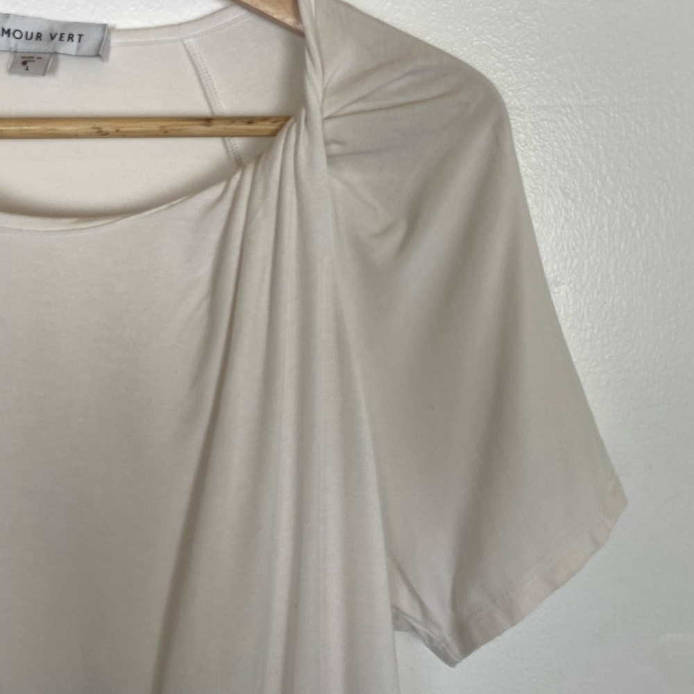 Amour Vert Women's Soft Knit Top Size L Color White Short Sleeves - Picture 3 of 9